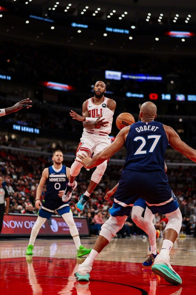 澳门美高梅官方-加时末段芝加哥公牛强势反弹——全明星赛节点到来，球迷炸锅，球探报告显示潜力